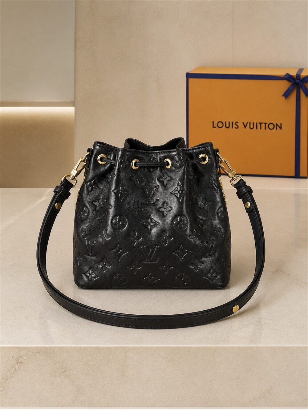 Louis Vuitton Coussin Black Lambskin Bucket Shoulder Bag - Picture 3 of 8